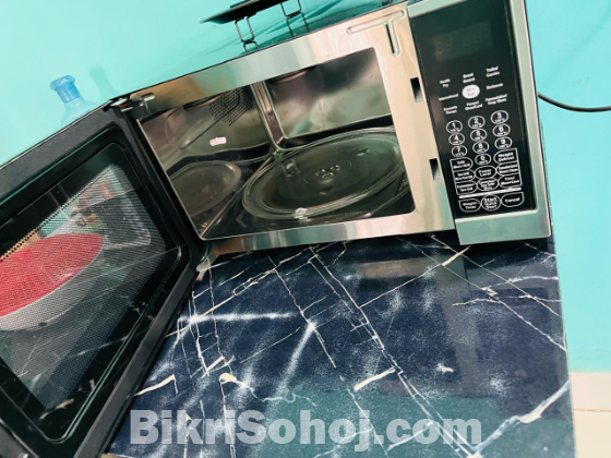microwave oven